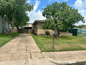 918 W 5th St in Freeport, TX - Building Photo - Building Photo