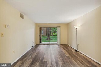 18401 Guildberry Dr in Gaithersburg, MD - Building Photo - Building Photo