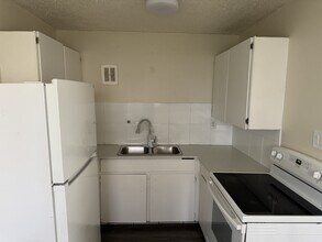 12940-12118 118 Ave NW in Edmonton, AB - Building Photo - Building Photo