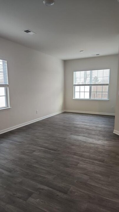 1359 Amberview Ln in Kernersville, NC - Building Photo