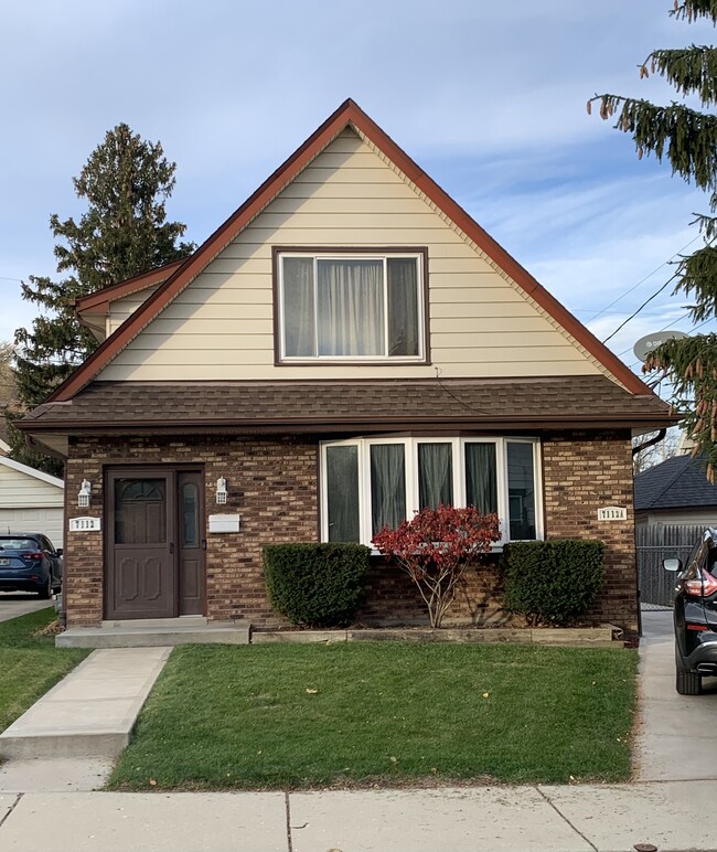 7112 W Saint Paul Ave, Unit 1st Floor