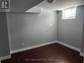 107 Golden Orchard Rd in Vaughan, ON - Building Photo - Building Photo