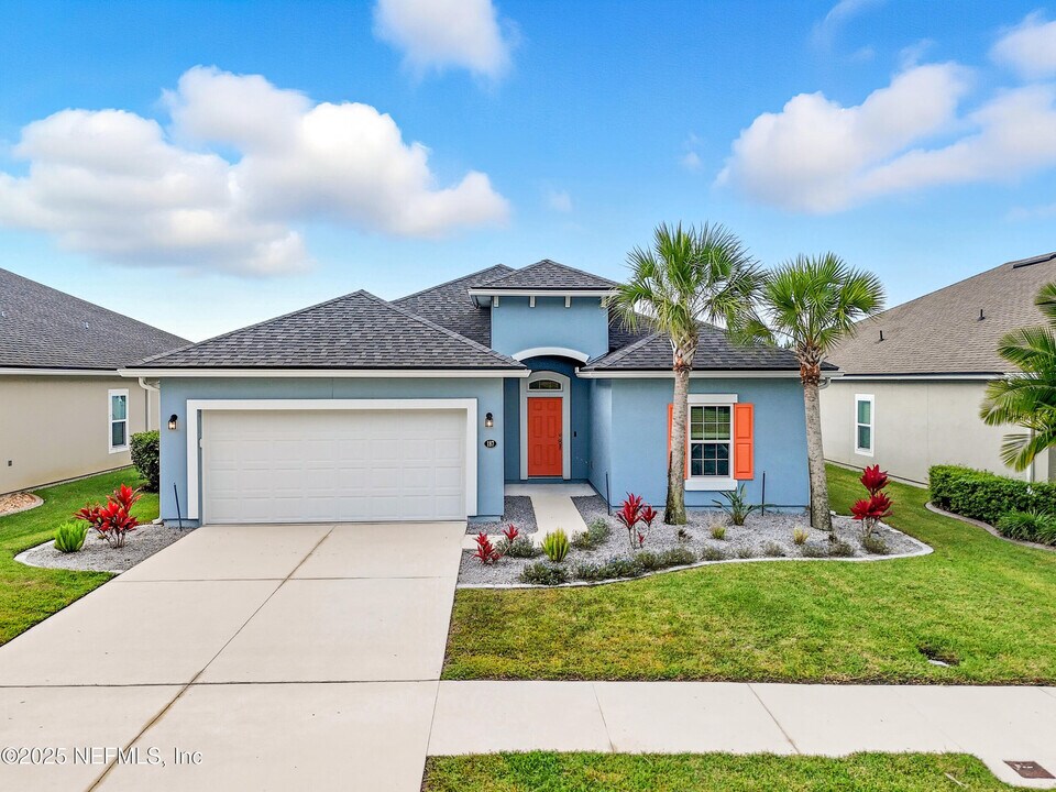 187 S Coopers Hawk Way in Palm Coast, FL - Building Photo