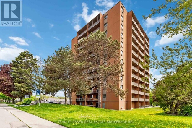 1570-1570 Adelaide St N in London, ON - Building Photo - Building Photo