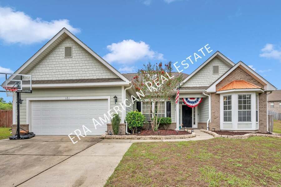 321 Scotch Pine Ln in Crestview, FL - Building Photo