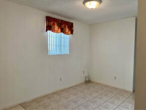 2346 Seabright Ave in Long Beach, CA - Foto de edificio - Building Photo