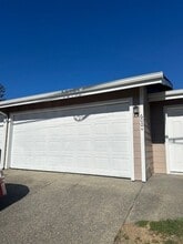 600 Easy St in Brookings, OR - Building Photo - Building Photo