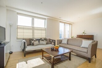 323 Boylston St, Unit 206 in Brookline, MA - Building Photo - Building Photo