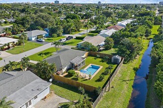 372 Franklin Rd in Jupiter, FL - Building Photo - Building Photo