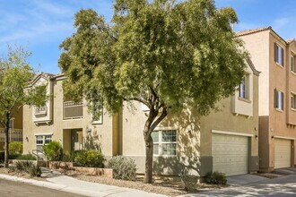 7453 Showy Ct in Las Vegas, NV - Building Photo - Building Photo