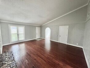 6184 Holly Park Dr in Memphis, TN - Building Photo - Building Photo