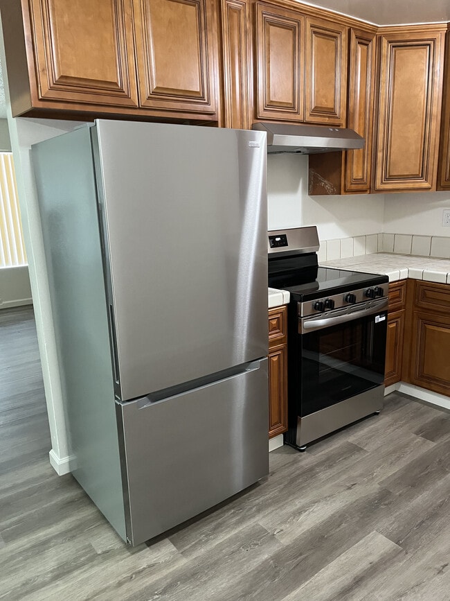 3901 Soranno Ave in Bakersfield, CA - Foto de edificio - Building Photo