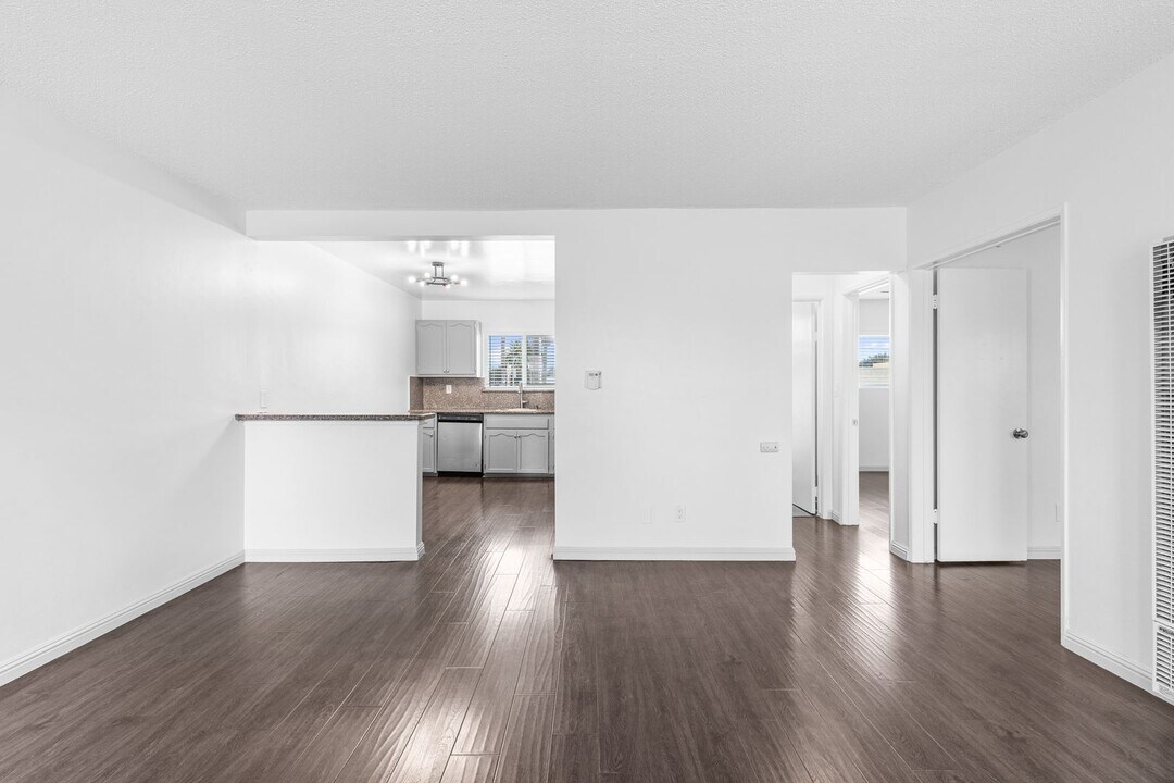 1335 Stanley Ave in Long Beach, CA - Building Photo