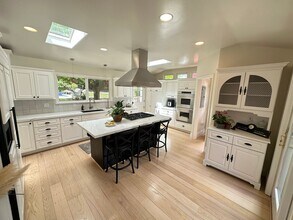 370 Del Amigo Rd in Danville, CA - Building Photo - Building Photo