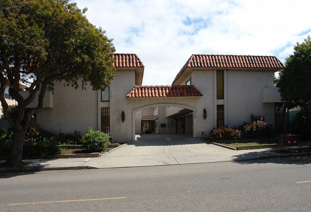 348 Ellwood Beach Dr in Goleta, CA - Building Photo