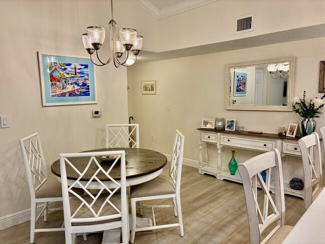242 Village Blvd in Tequesta, FL - Building Photo - Building Photo