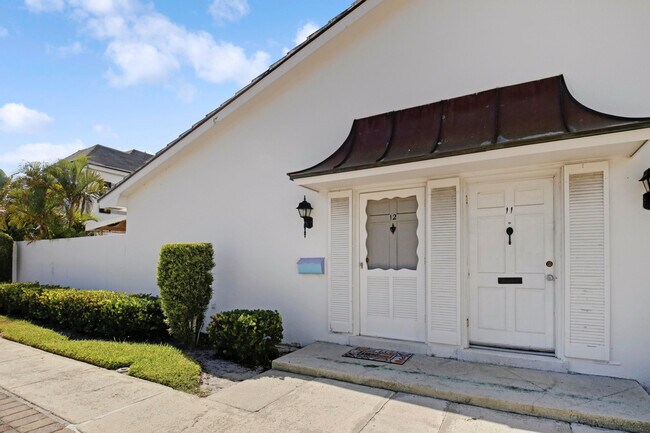136 Yacht Club Dr in North Palm Beach, FL - Building Photo - Building Photo