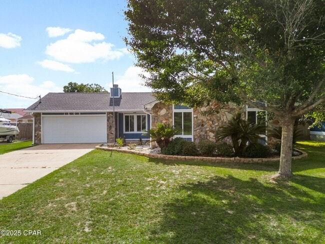 property at 1505 S Berthe Ave