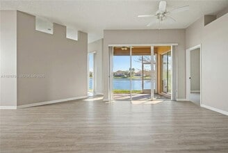 575 SE 29th Dr in Homestead, FL - Building Photo - Building Photo