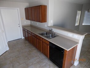 1049 Chestnut Bay Ave in North Las Vegas, NV - Building Photo - Building Photo