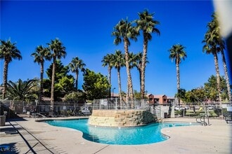 4730 E Craig Rd in Las Vegas, NV - Building Photo - Building Photo