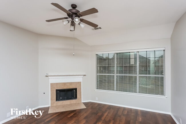 2852 Maple Creek Dr in Fort Worth, TX - Foto de edificio - Building Photo