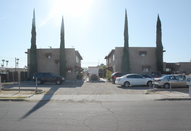 1022 N Benton Ave in Tucson, AZ - Foto de edificio - Building Photo
