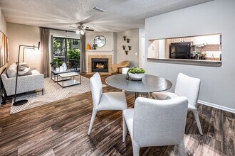 Meridian in Jacksonville, FL - Building Photo - Building Photo