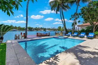 56 S Hibiscus Dr in Miami Beach, FL - Building Photo - Building Photo