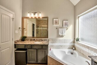 12265 Oxford Cres Cir in Houston, TX - Building Photo - Building Photo