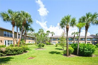 4130 Looking Glass Ln in Naples, FL - Building Photo - Building Photo
