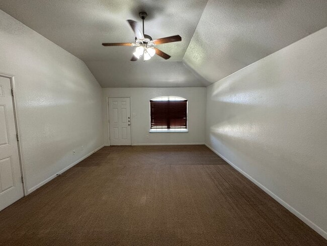 1204 Cinch Dr, Unit Unit A in Killeen, TX - Foto de edificio - Building Photo