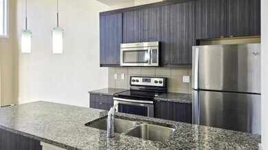 402 Marquis Ln SE in Calgary, AB - Building Photo - Building Photo