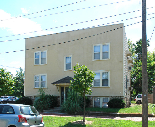 715 SW 11th St in Topeka, KS - Building Photo - Building Photo