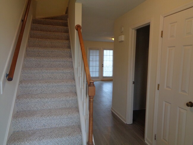 8029-8031 Perry Creek Rd in Raleigh, NC - Building Photo - Building Photo