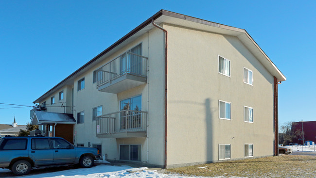 Viking Apartment in Leduc, AB - Building Photo - Building Photo