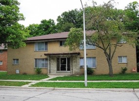 3051 W Fardale Ave Apartments