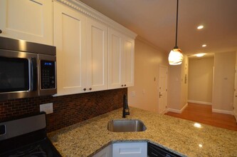 349 Sumner St, Unit 1 in Boston, MA - Foto de edificio - Building Photo