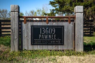 Clear Ridge Townhomes in Wichita, KS - Building Photo - Building Photo
