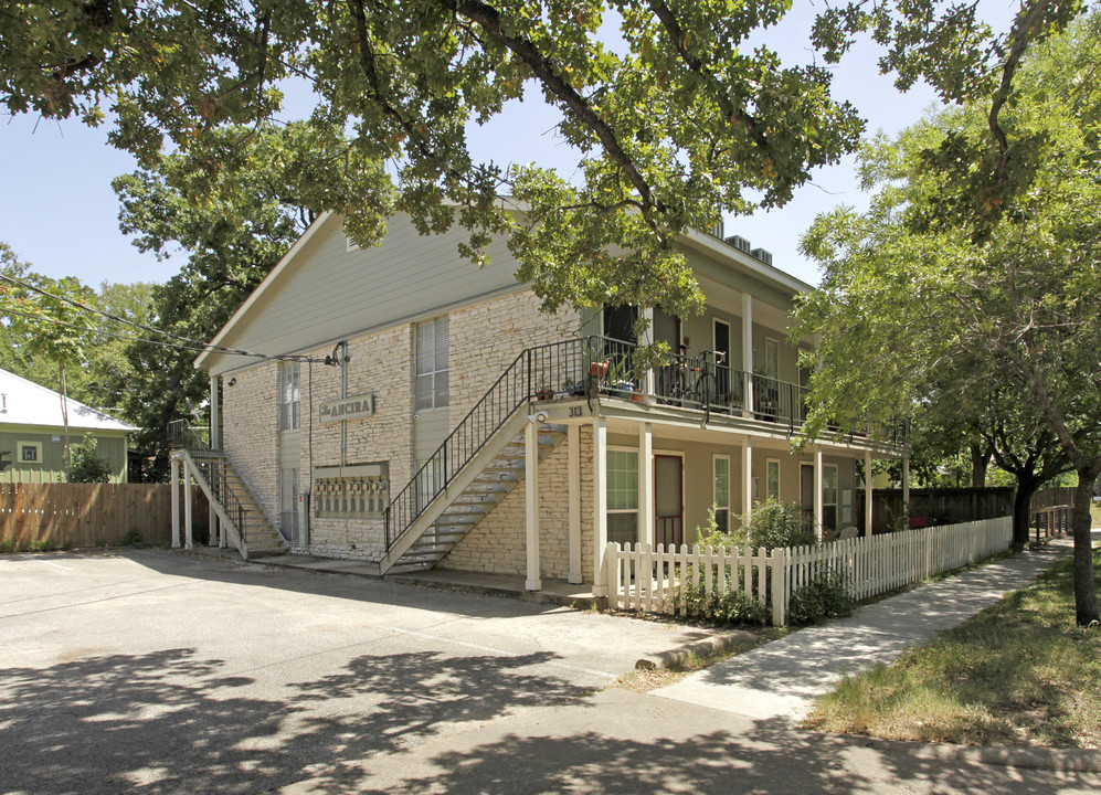 Ancira Apartments in Austin, TX - Building Photo