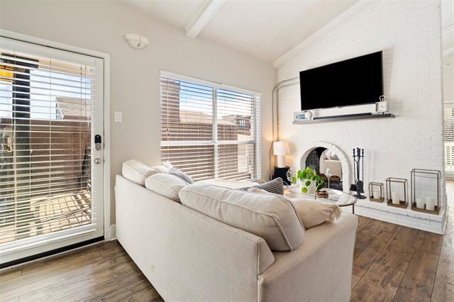5916 Sandhurst Ln in Dallas, TX - Building Photo - Building Photo