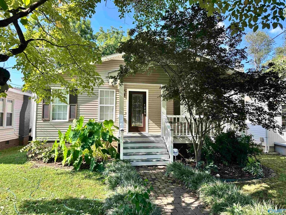 1305 McCullough Ave NE in Huntsville, AL - Building Photo