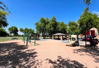 1 Gilbert Rd in Chandler, AZ - Building Photo - Building Photo