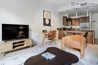 388 Santana Row, Unit SI FL2-ID2040 in San Jose, CA - Foto de edificio - Building Photo