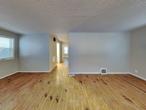 1856 Clear Ave E in St. Paul, MN - Foto de edificio - Building Photo