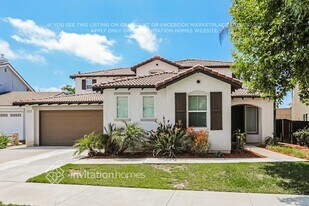 32127 Spun Cotton Dr in Winchester, CA - Building Photo