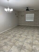 27515 Desert Willow Way in Wesley Chapel, FL - Foto de edificio - Building Photo