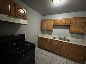 11019 Baywood St in San Antonio, TX - Building Photo - Building Photo
