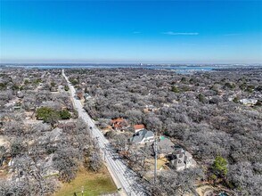 702 N Dove Rd in Grapevine, TX - Building Photo - Building Photo