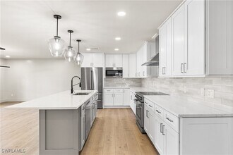 1911 Princess Ct in Naples, FL - Building Photo - Building Photo